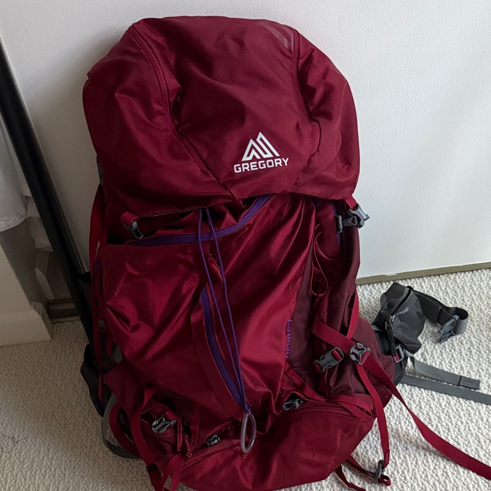 Gregory Burgundy Hiking Backpack Gregory Women's Deva 70 Pack with tags
